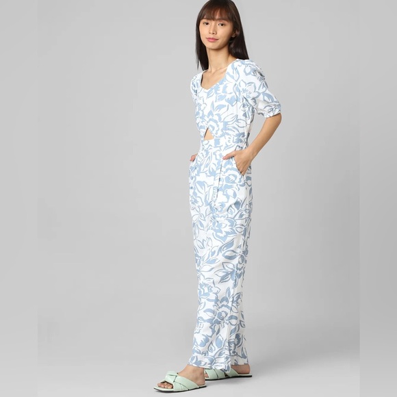 ONLY jumpsuit size 36 ankle length white colour floral print round neck - Picture 3 of 5